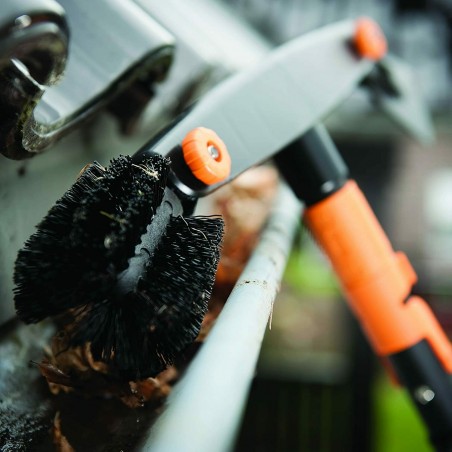 Fiskars QuikFit testina accessorio pulitore pulisci grondaie scopino e paletta