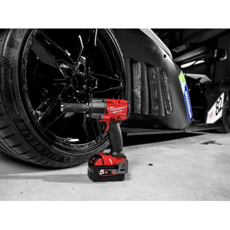 MILWAUKEE M18 FMTIW2F12-502X FUEL avvitatore a impulsi 881 Nm 18V attacco 1/2