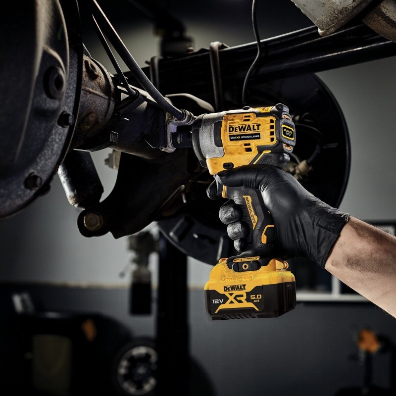 Dewalt DCF901P2 due batterie 5 Ah 12V Avvitatore a impulsi massa battente da 1/2