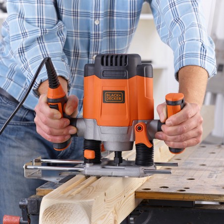 Black+Decker KW1200EKA Fresatrice verticale 1200 W con accessori frese per legno