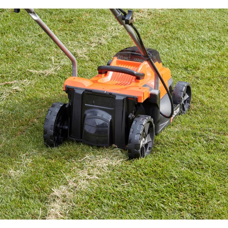 BLACK+DECKER BCMW3336L2-QW Rasaerba a batteria 36V 2,5 Ah a spinta taglio 33 cm