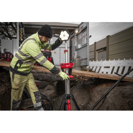 Milwaukee M18 Sal 2-0 Faro LED con treppiede 18 Volt senza batteria