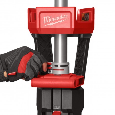 Milwaukee M18 Sal 2-0 Faro LED con treppiede 18 Volt senza batteria