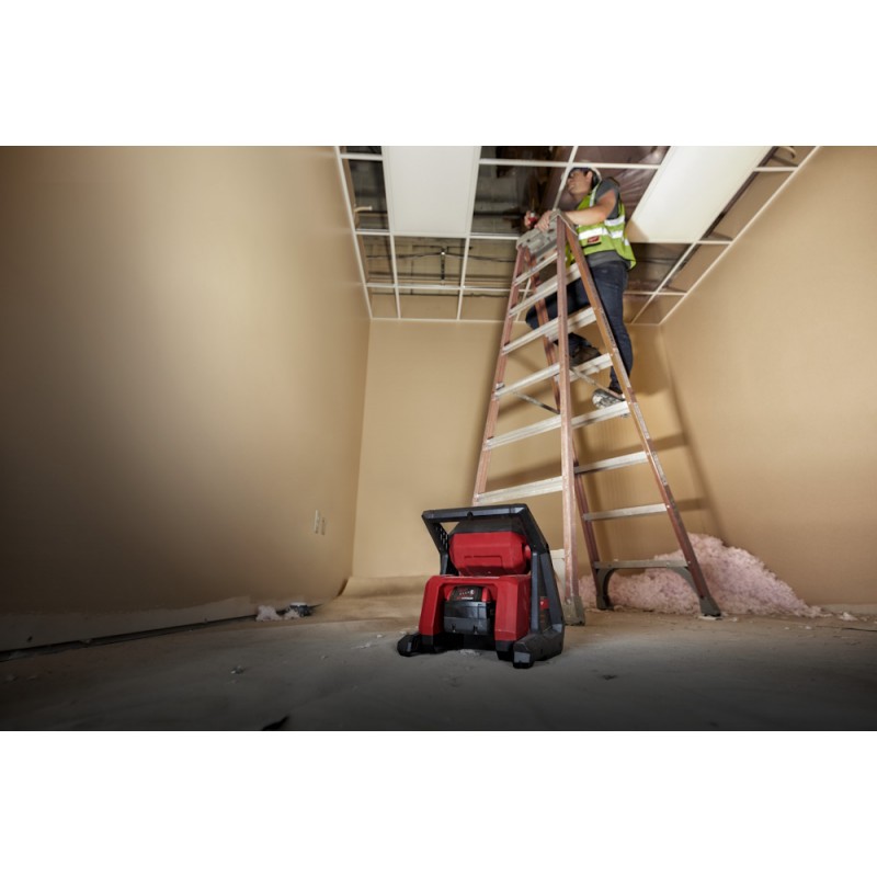 Milwaukee M18 HOAL-0 faro a led ad elevate prestazioni 18 volt 4933478118