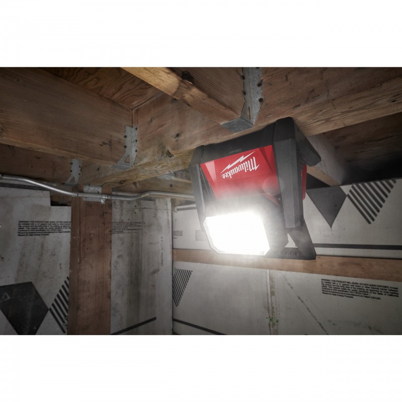 Milwaukee M18 HOAL-0 faro a led ad elevate prestazioni 18 volt 4933478118