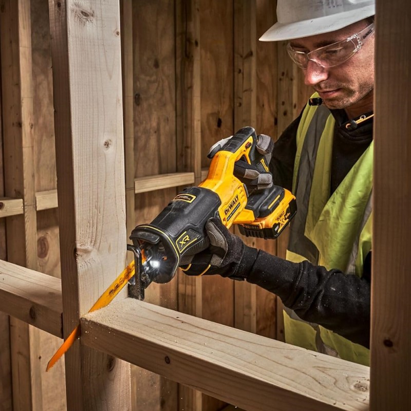 DeWalt DCS382N Seghetto dritto sega a gattuccio universale XR 18V solo corpo