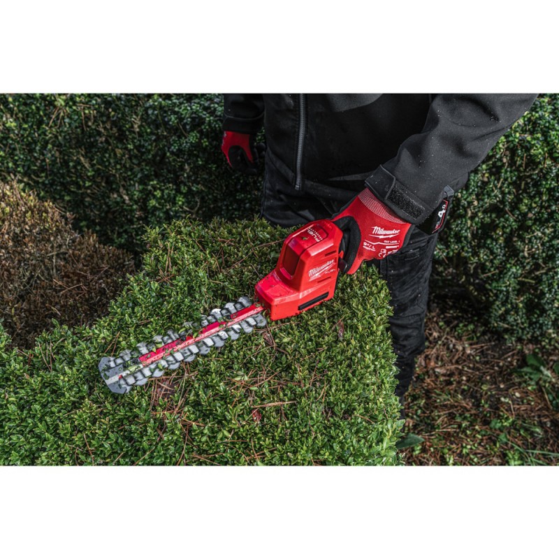 MILWAUKEE FHT20-402 Tagliasiepi compatto M12 FUEL™ con lama da 20 cm