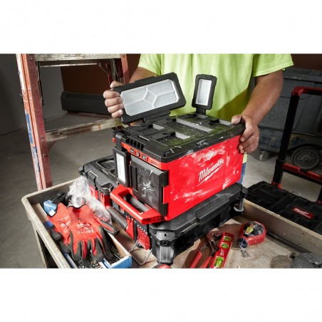 MILWAUKEE POALC-0 Faro M18™ PACKOUT™ e caricabatterie a Batteria o a Corrente