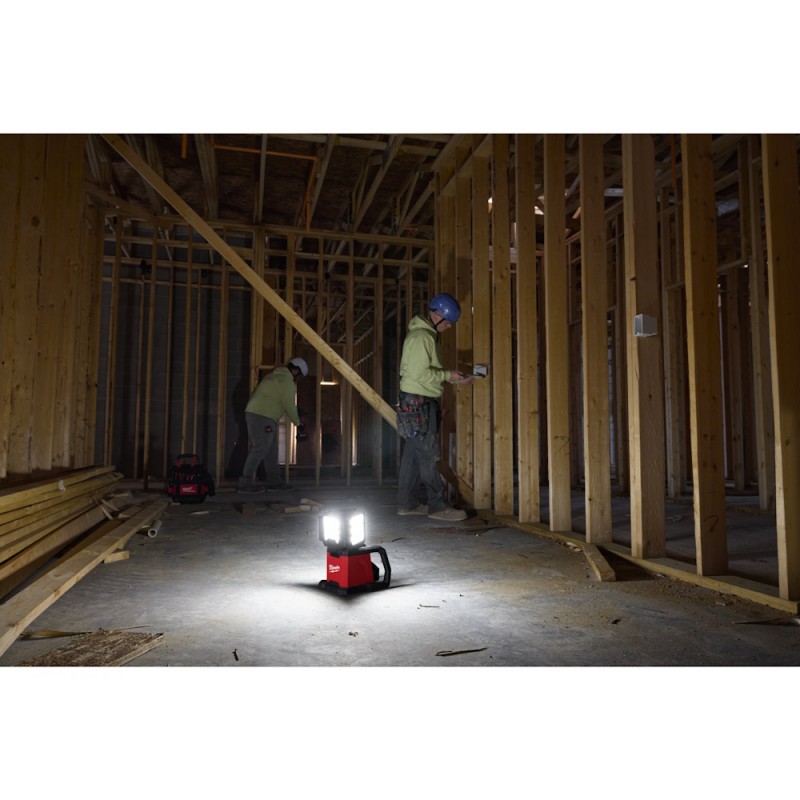 MILWAUKEE MDTL-0 Faro LED da cantiere M18™ con 3 teste multidirezionali