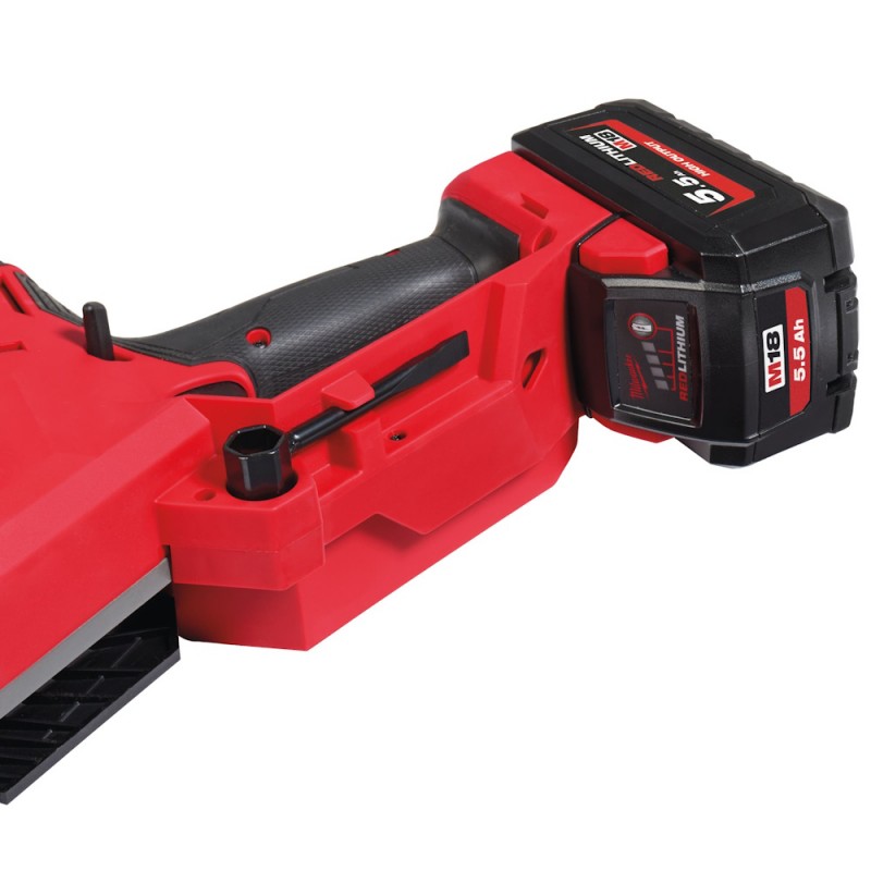 MILWAUKEE FHS20-552 Elettrosega da potatura M18 FUEL da 20 cm con batterie