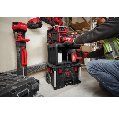 MILWAUKEE PACKOUT Baule 381 x 508 x 381 mm con capacità di peso di 22 Kg