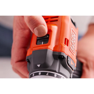 Black&Decker Trapano avvitatore BRUSHLESS con doppia batteria 18V 2.0 Ah 50 Nm