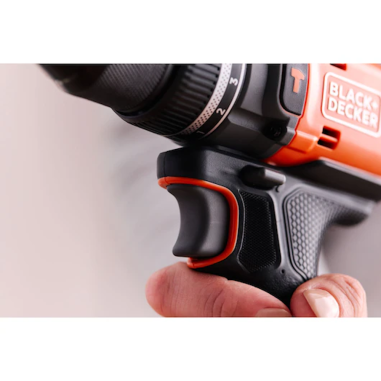 Black&Decker Trapano avvitatore BRUSHLESS con doppia batteria 18V 2.0 Ah 50 Nm