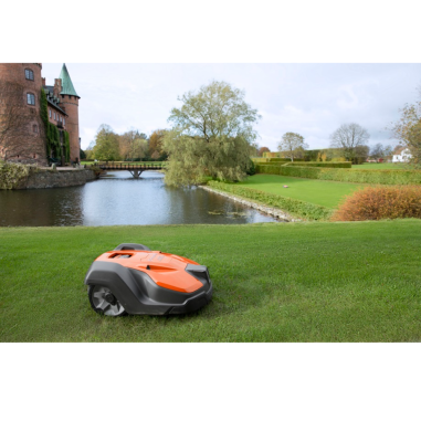 Husqvarna AUTOMOWER 520 robot rasaerba tosaerba manutenzione prato giardino