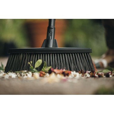 Fiskars M scopa scopone super leggera ergonomica giardino viale + manico incluso