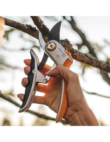 FISKARS P751 forbici da potatura Bypass Plus in acciaio temprato