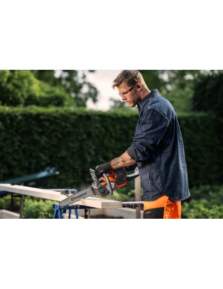 Husqvarna 215i motosega 36V lama 30 cm Kit batteria e caricabatterie