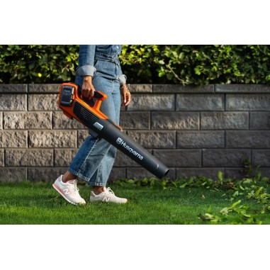 Husqvarna 122iB Soffiatore 36V con kit batteria e caricabatteria 3 velocità